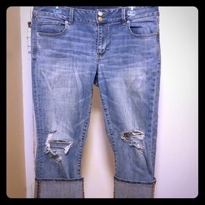 Cropped distressed jeans
